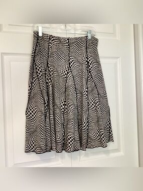 Linea Domani flowy black and white skirt, size 10P.